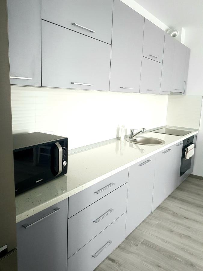 Happyhome Central Deluxe Apartments Орадя Экстерьер фото